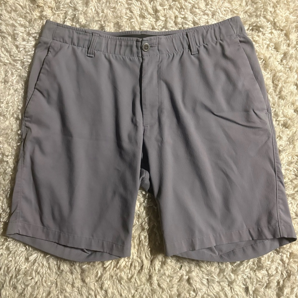 Under Armour Size 38” Waist Men’s Flat Front Shorts Chinos Gray Nylon Golf